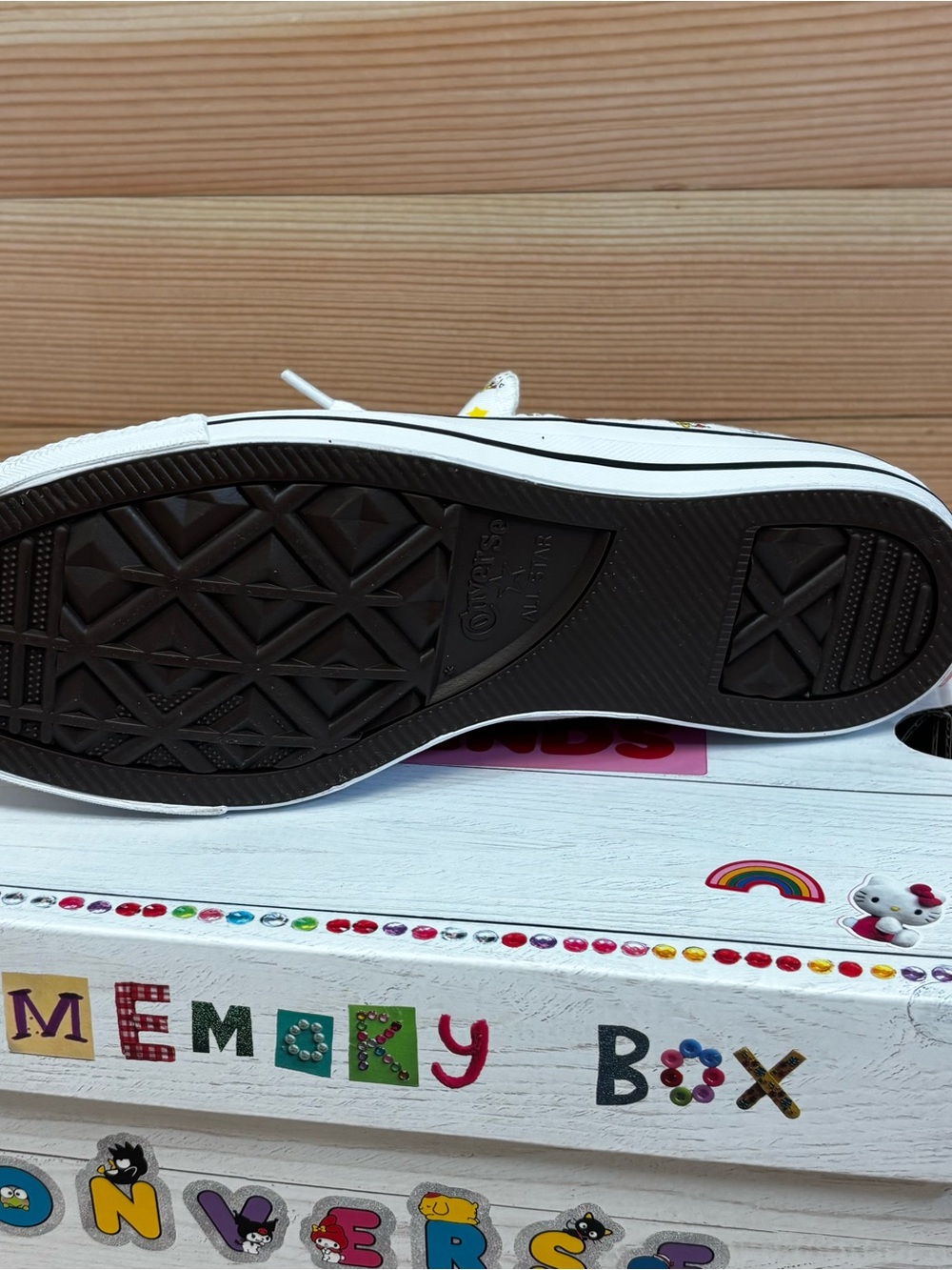 Converse HELLO KITTY And Friends Chuck Taylor White Low Sneakers Women’s Sz 7 - Picture 8 of 11